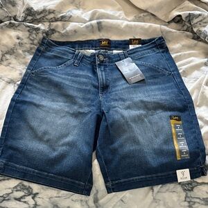 Lee Expedition size 8 blue jean shorts 9” inseam